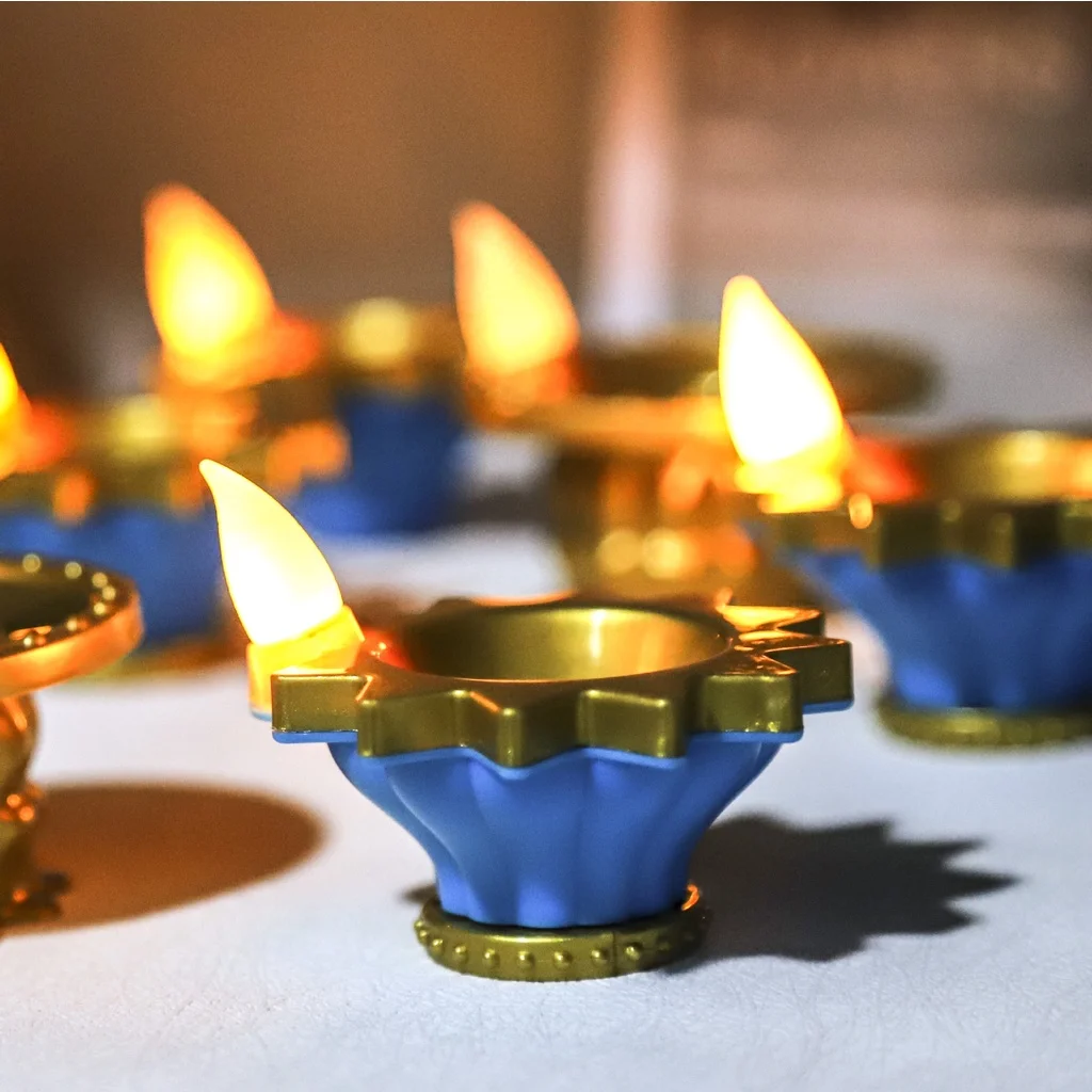 装飾的なLEDキャンドルランプ,ティーライト,ディワリシミュ - Lighting Decoration For Diwali のレビューと価格