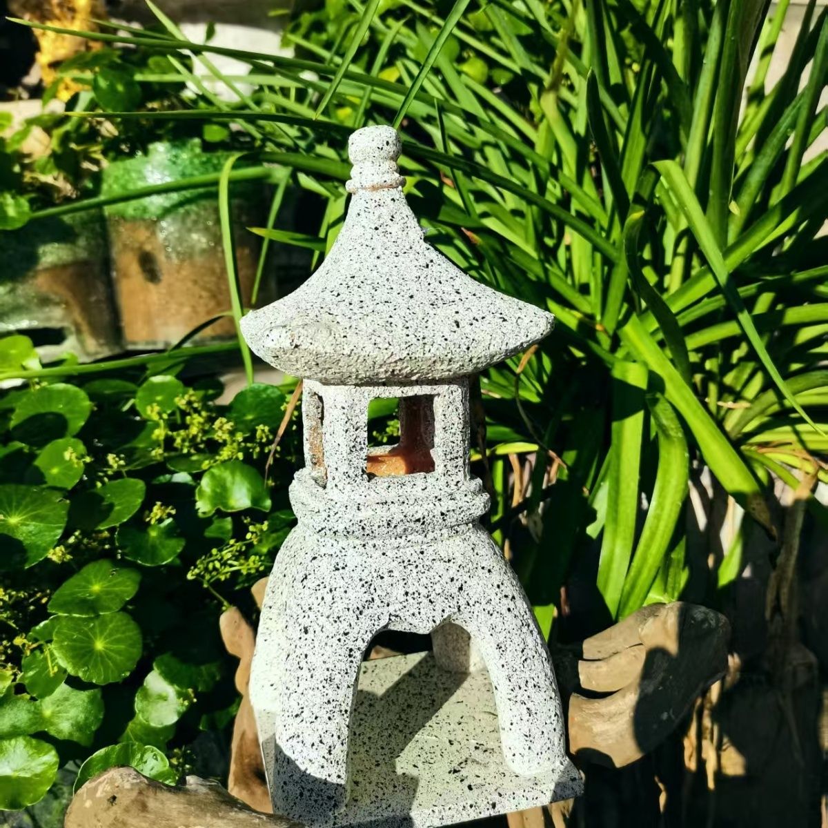 パゴダソーラーデコレーションガーデンライトオリエンタルランタ - Japanese Lighting Decor のレビューと価格